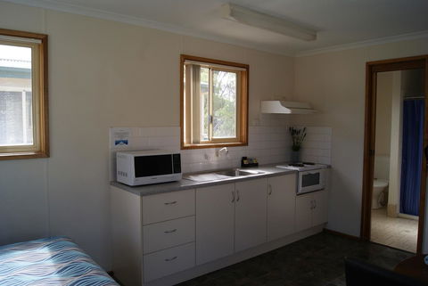 Ardrossan Caravan Park - Melbourne 4u 6