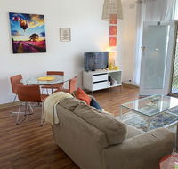 Sunshine Three - Accommodation Melbourne