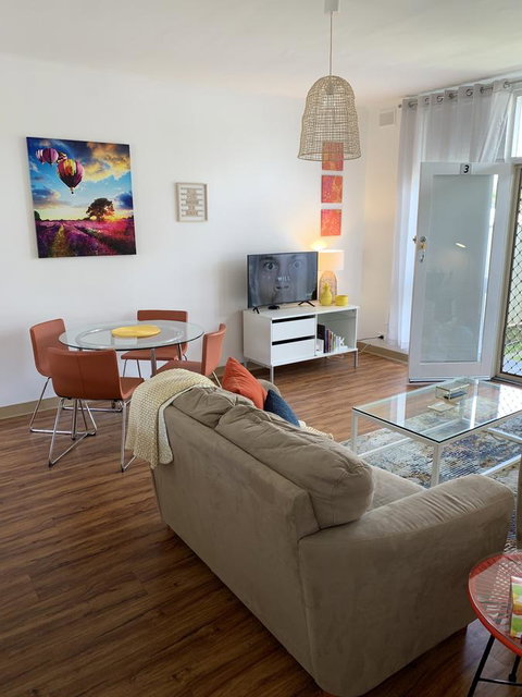 Sunshine Three - Accommodation Melbourne 0