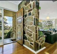 Stunning house with beautiful entertainment area - Accommodation Melbourne