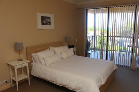 The Lighthouse - Beachfront Accommodation - Accommodation Melbourne 1