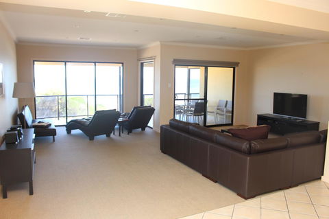 The Lighthouse - Beachfront Accommodation - Accommodation Melbourne 2