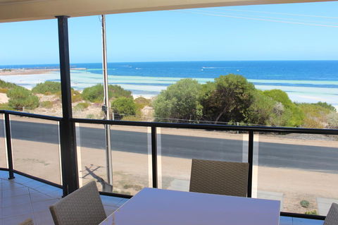 The Lighthouse - Beachfront Accommodation - Accommodation Melbourne 9