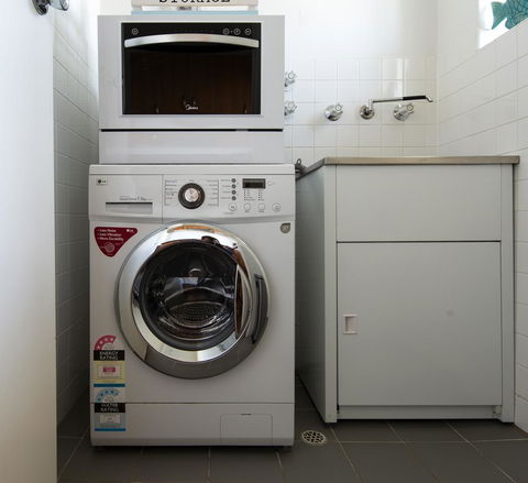 Aurora Holiday Apartment @West Beach - Accommodation Melbourne 25