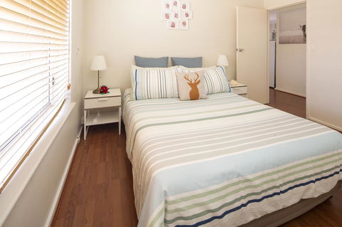 Aurora Holiday Apartment @West Beach - Accommodation Melbourne 6