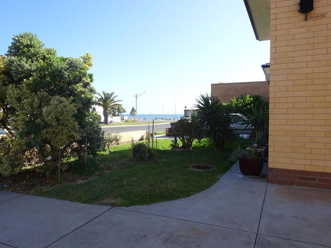 Aurora Holiday Apartment @West Beach - Accommodation Melbourne 32