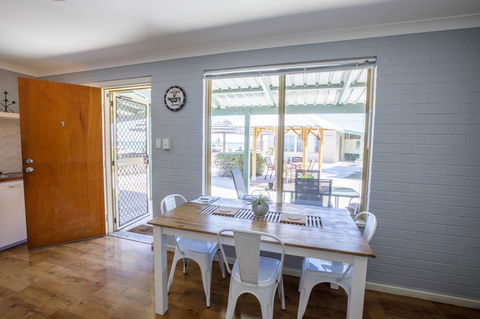Shark Bay Seafront Apartments - Accommodation Melbourne 3