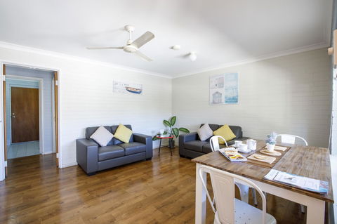Shark Bay Seafront Apartments - Accommodation Melbourne 41