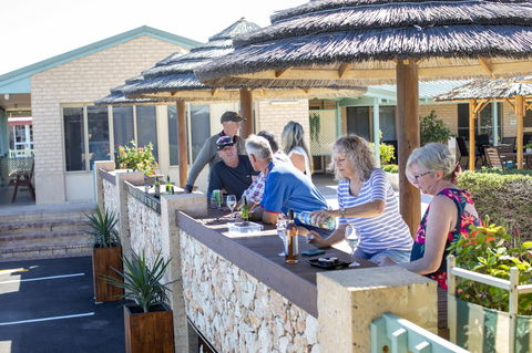Shark Bay Seafront Apartments - Accommodation Melbourne 36