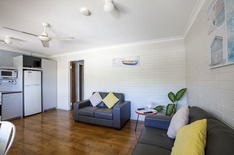 Shark Bay Seafront Apartments - Accommodation Melbourne 8