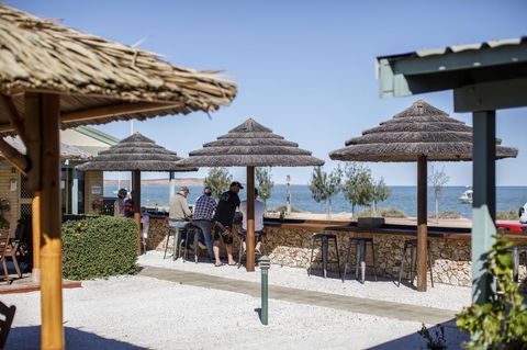 Shark Bay Seafront Apartments - Accommodation Melbourne 6