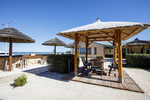Shark Bay Seafront Apartments - Accommodation Melbourne 21