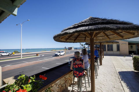 Shark Bay Seafront Apartments - Accommodation Melbourne 38