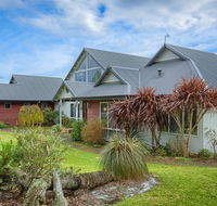 Glenelg on King Bed  Breakfast - Accommodation Melbourne