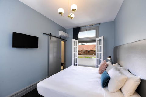 The Stirling Arms Hotel - Accommodation Melbourne 6