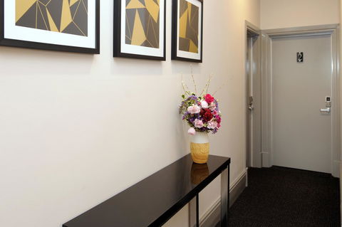 The Stirling Arms Hotel - Accommodation Melbourne 20