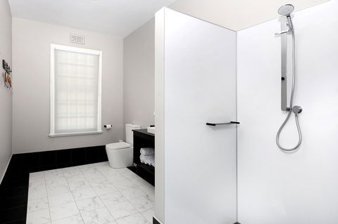 The Stirling Arms Hotel - Accommodation Melbourne 9