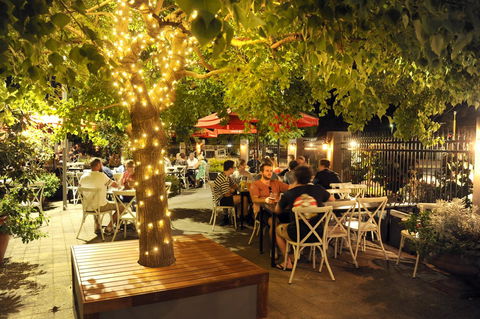 The Stirling Arms Hotel - Accommodation Melbourne 2