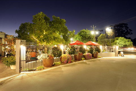 The Stirling Arms Hotel - Accommodation Melbourne 1