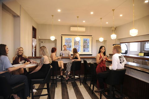 The Stirling Arms Hotel - Accommodation Melbourne 14