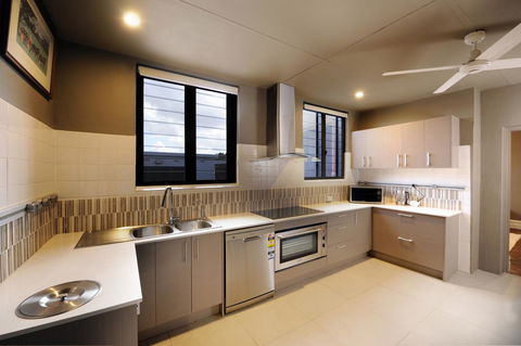 The Stirling Arms Hotel - Accommodation Melbourne 33
