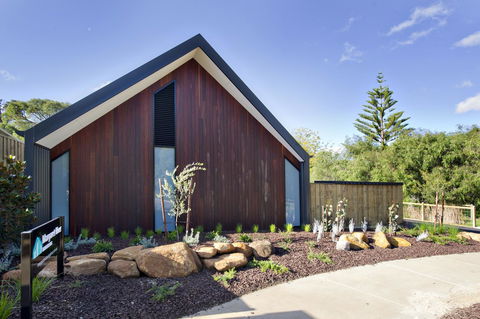 Margaret River Bungalow-1-street - Pet Friendly - Accommodation Melbourne 0