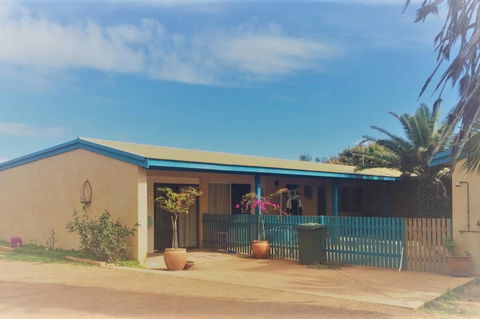 Surf Shack - Melbourne 4u 3