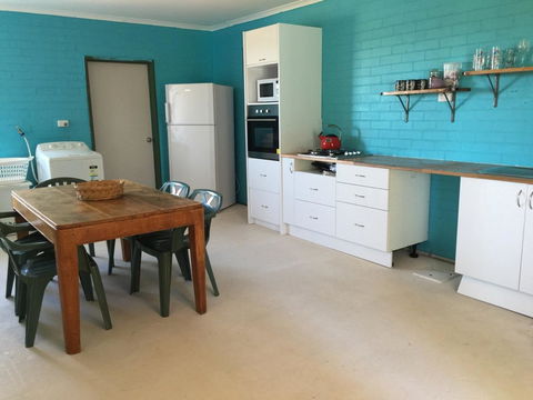 Surf Shack - Melbourne 4u 1