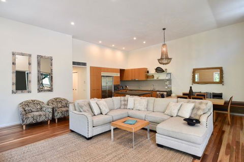 East On Byron - Accommodation Melbourne 13