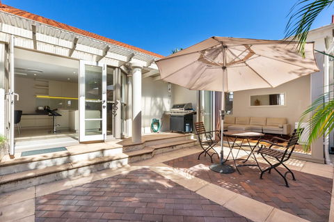 Kensington Self-Contained Modern House (89BROM) - Accommodation Melbourne 2