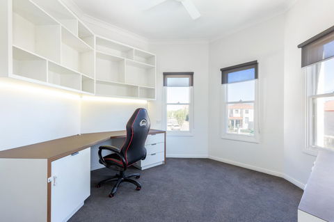 Kensington Self-Contained Modern House (89BROM) - Accommodation Melbourne 11