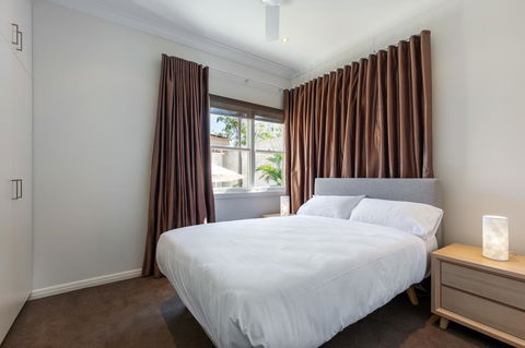 Kensington Self-Contained Modern House (89BROM) - Accommodation Melbourne 20