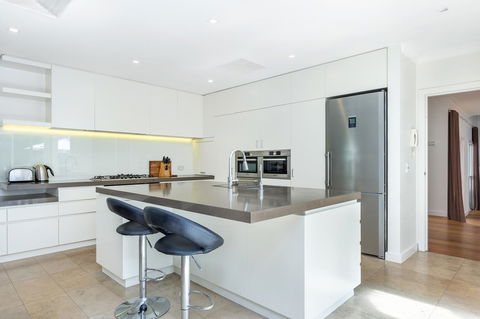 Kensington Self-Contained Modern House (89BROM) - Accommodation Melbourne 18