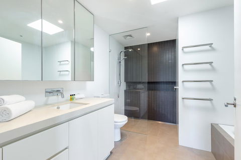 Kensington Self-Contained Modern House (89BROM) - Accommodation Melbourne 10