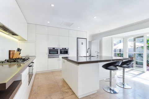 Kensington Self-Contained Modern House (89BROM) - Accommodation Melbourne 17