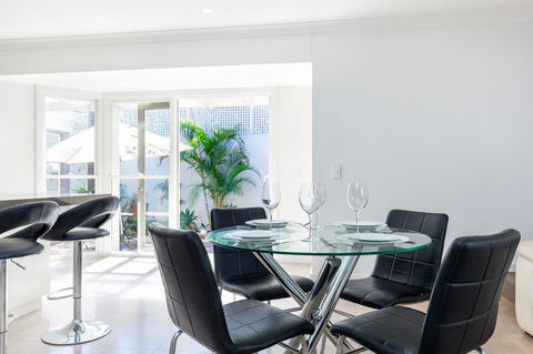 Kensington Self-Contained Modern House (89BROM) - Accommodation Melbourne 8