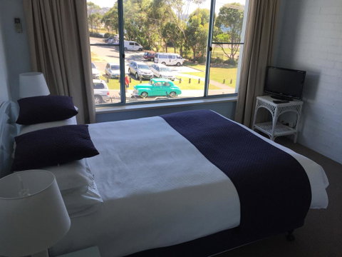 Breakers Apartments - Accommodation Melbourne 1