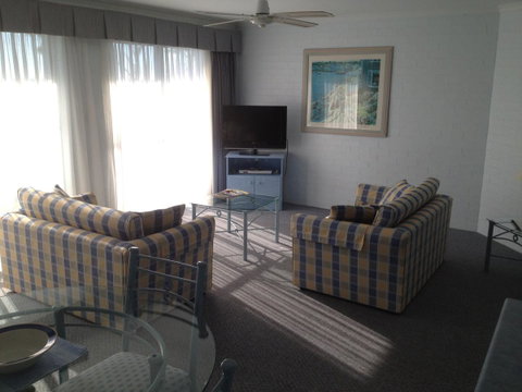 Breakers Apartments - Accommodation Melbourne 6