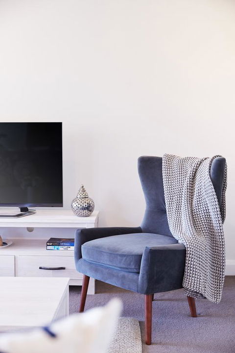 Bright And Spacious Family Home With Leafy Deck - Accommodation Melbourne 16