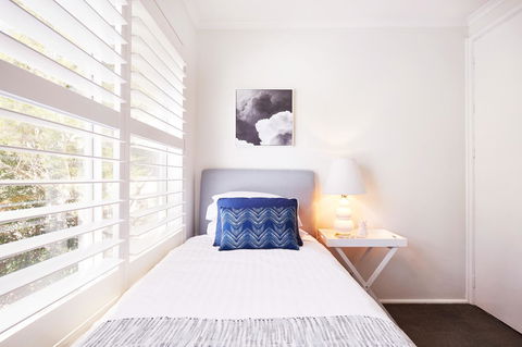 Bright And Spacious Family Home With Leafy Deck - Accommodation Melbourne 25