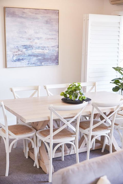 Bright And Spacious Family Home With Leafy Deck - Accommodation Melbourne 21