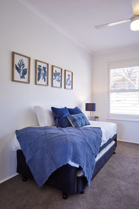 Bright And Spacious Family Home With Leafy Deck - Accommodation Melbourne 30