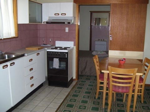 Glenwood Tourist Park & Motel - Melbourne 4u 9