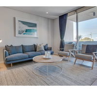 Oceanside Elegance At Superb Home Steps From Sand