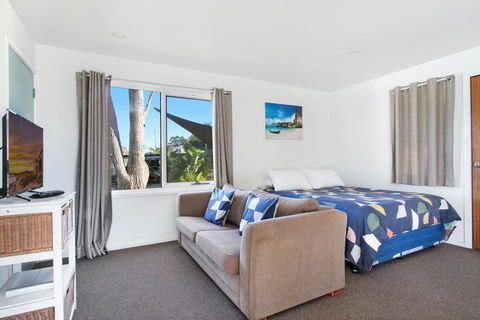 Huskisson Holiday Motel Cabins - Accommodation Melbourne 0