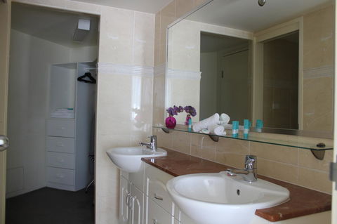 The Boathouse Resort Luxury Apartments - Accommodation Melbourne 7