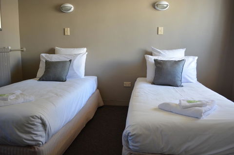 Commercial Hotel Motel Lithgow - Melbourne 4u 30