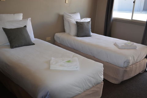 Commercial Hotel Motel Lithgow - Melbourne 4u 6
