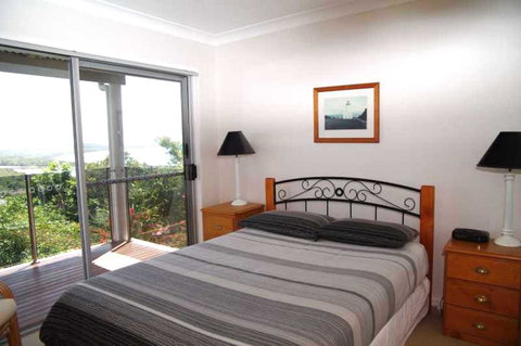 Coastwatch, 26 Comara Terrace - Accommodation Melbourne 5