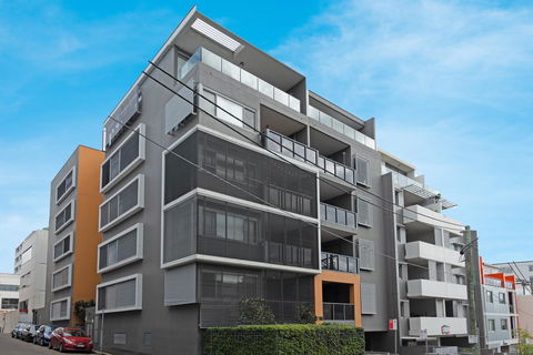 Large Light Luxe 3BDR 2BA Free Parking - Walk To Sydney Uni And RPA - Accommodation Melbourne 11